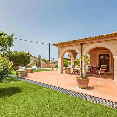 3 Bedroom Lovely In *